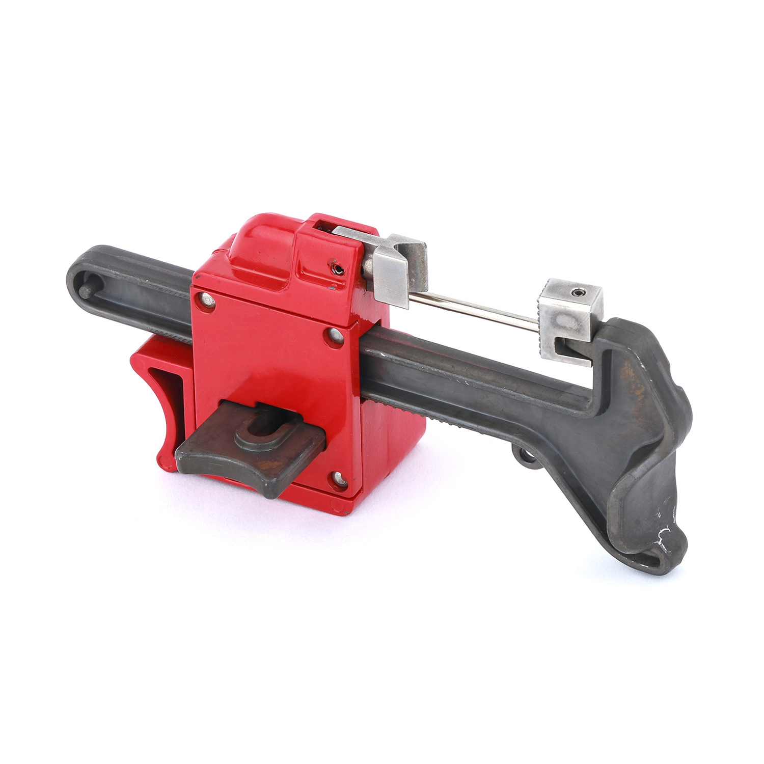 EP-S3068 Handle-on ball valve lockouts in close quarters