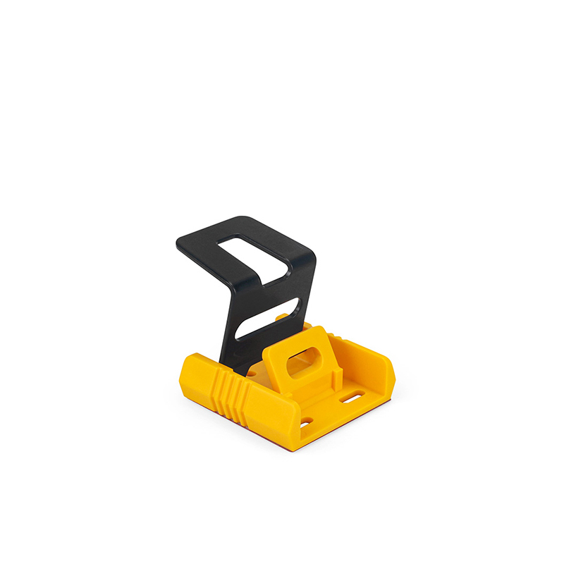 EP-D81-4 lockout and tagout of switch handle/drawer cabinet transfer switch