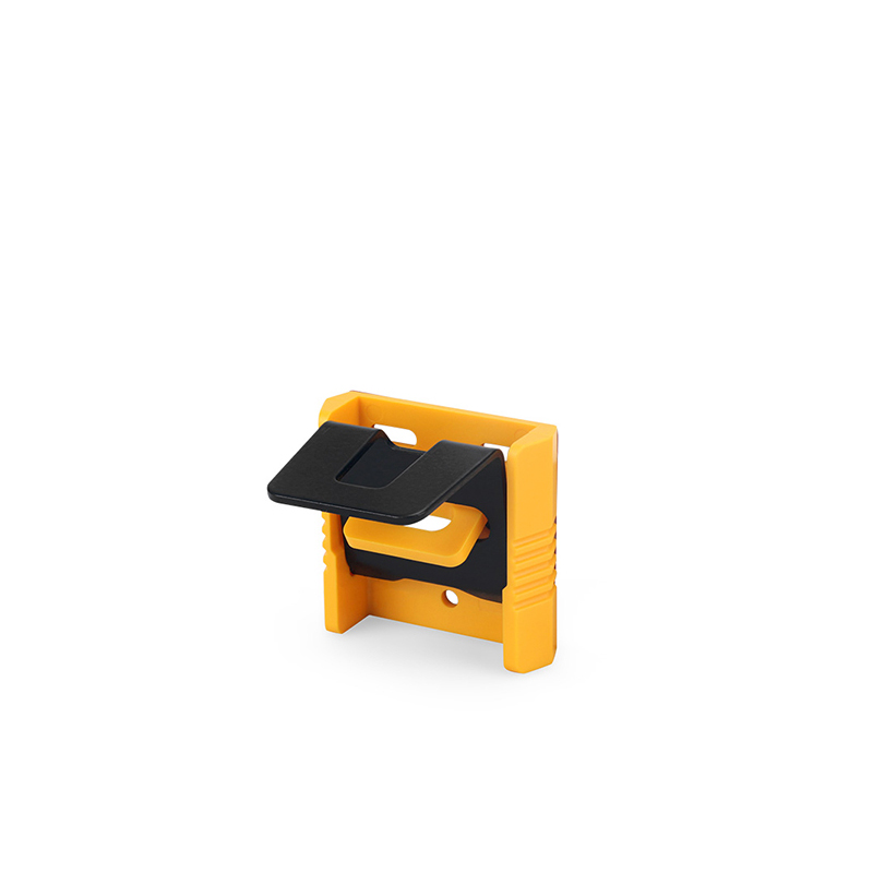 EP-D81-4 lockout and tagout of switch handle/drawer cabinet transfer switch